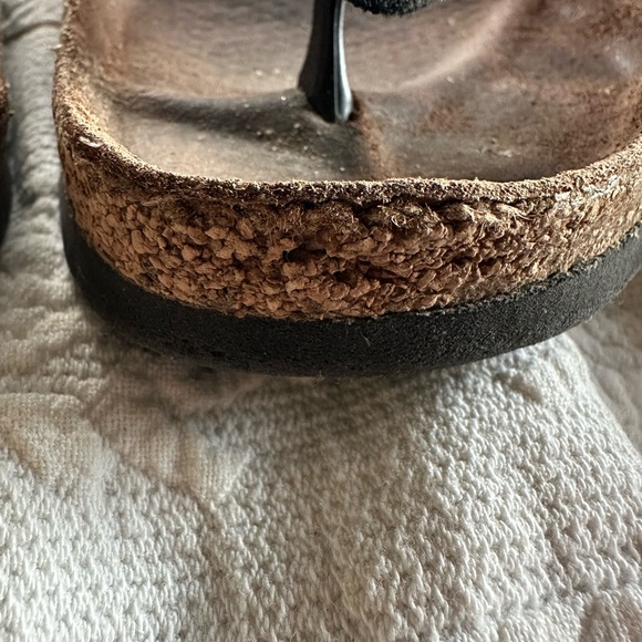 Genuine Birkenstock black vegan leather size 35 sandal. - Picture 9 of 9